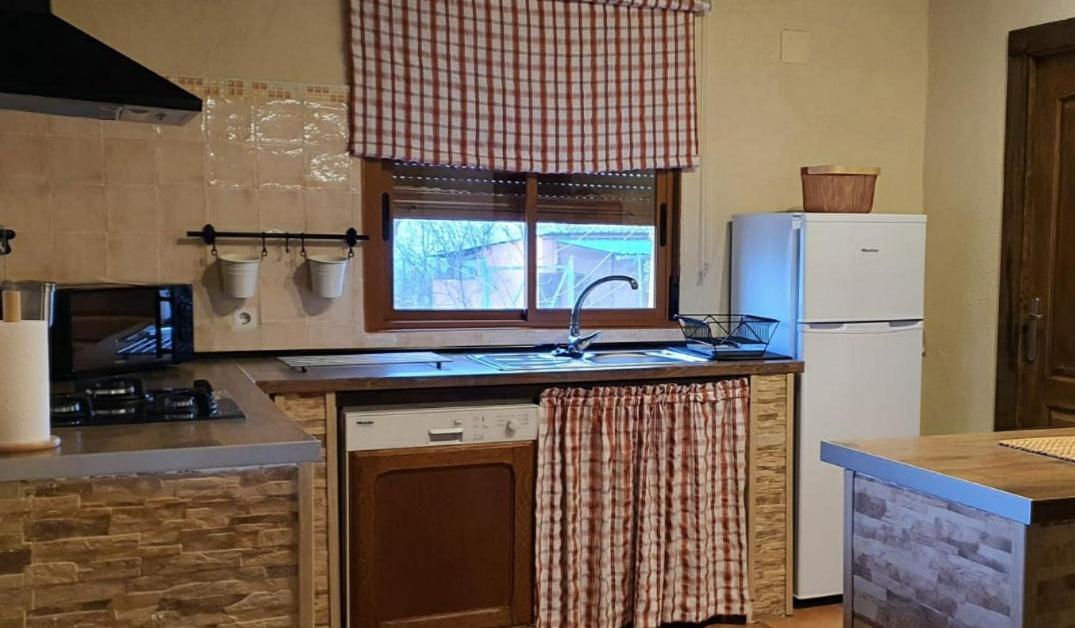 Casa Rural Las Traviesas カンデレダ エクステリア 写真