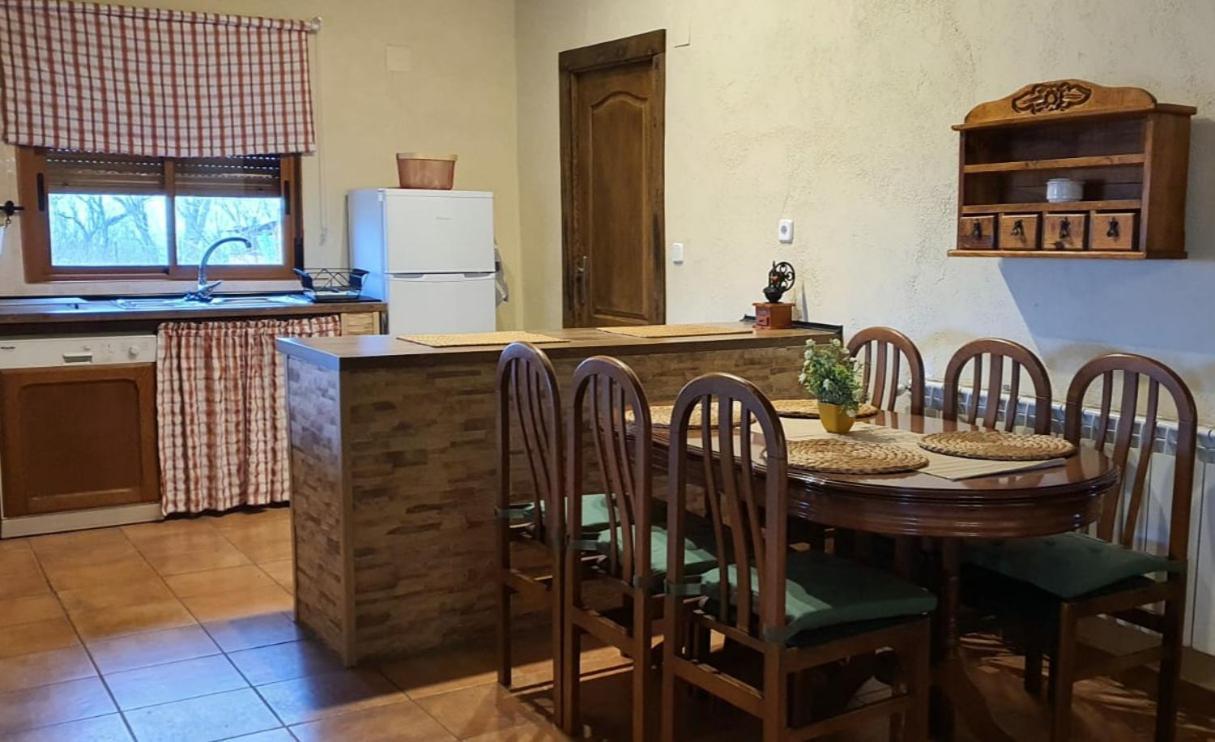 Casa Rural Las Traviesas カンデレダ エクステリア 写真